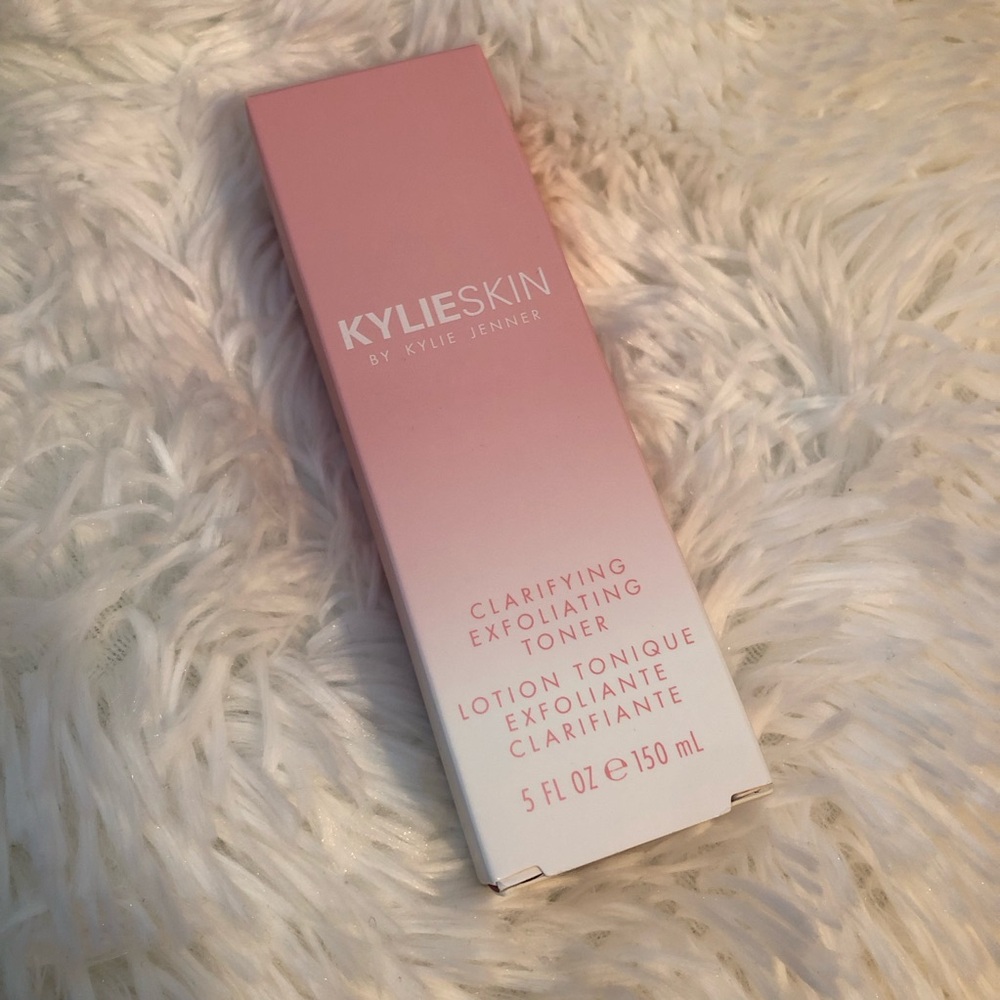 Kylie Skin Clarifying Exfoliating Toner